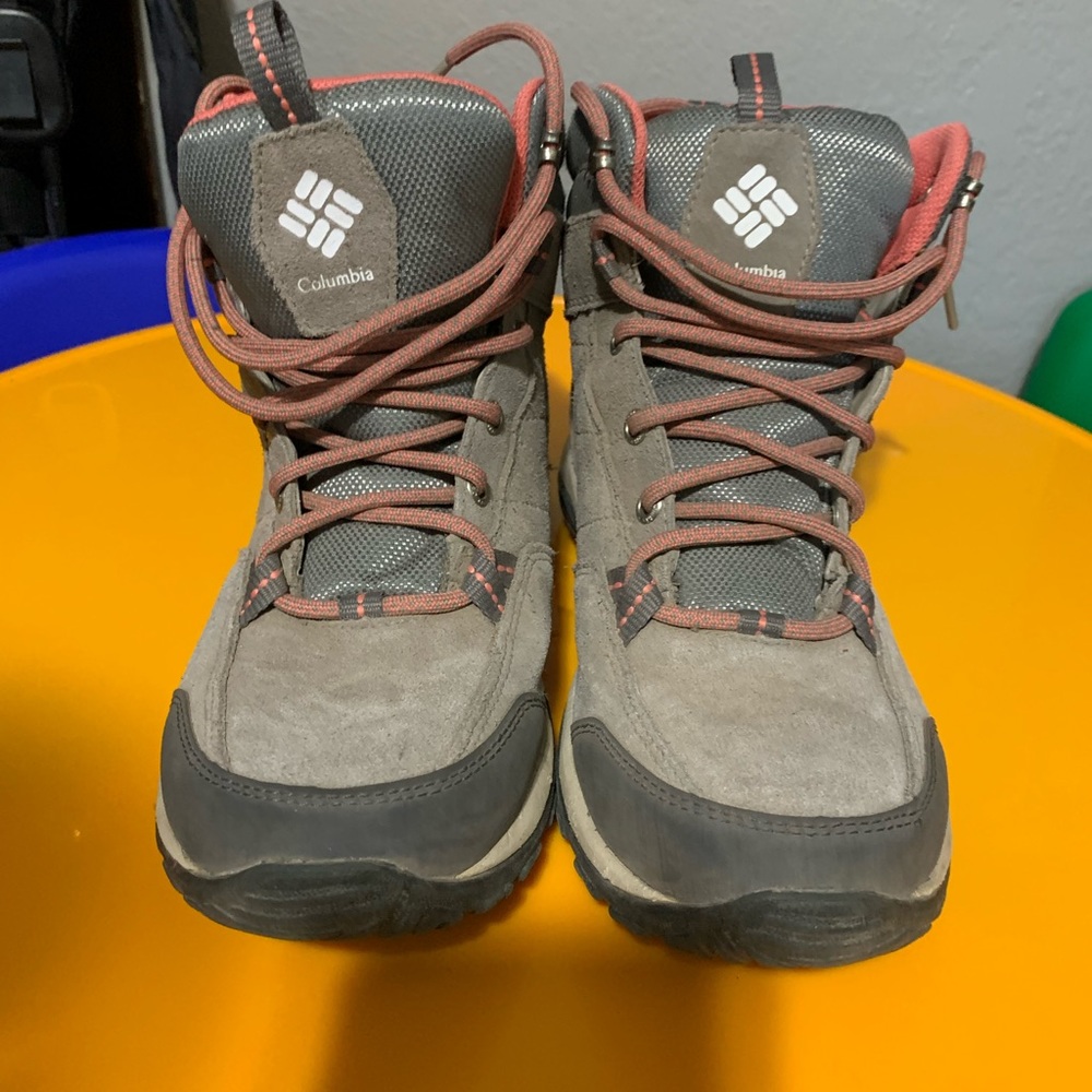 Columbia Hiking boots Sz 8 Mt.Carmel